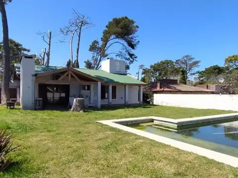 Excelente casa de 4 ambientes Barrio Norte Centro c/ piscina