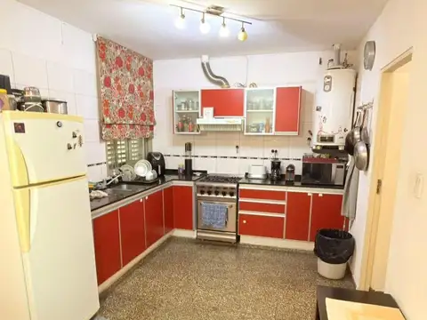 Casa 5 ambientes con 1 baño