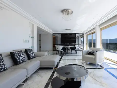 Departamento en Venta con 4 cocheras