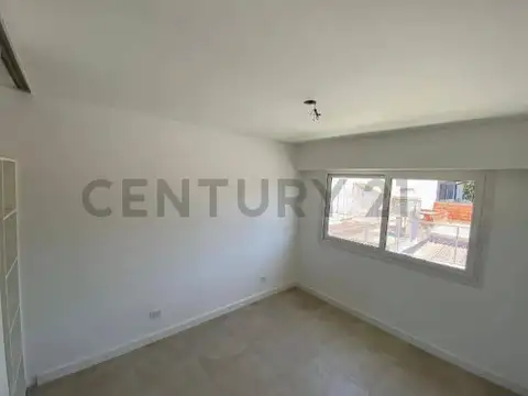 157 1300, Piso 0