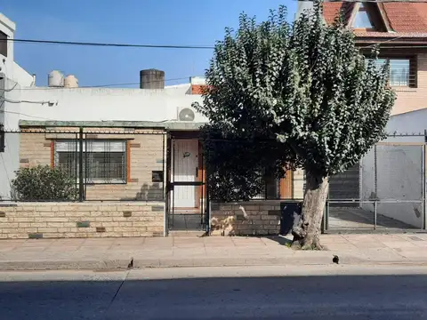 Casa - Venta - Argentina, Morón - Gral. Juan Martin de Pueyrredon 877