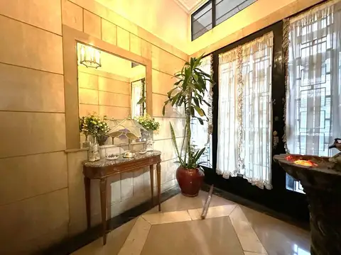 Depto Tipo Casa 6 ambientes con 2 baños
