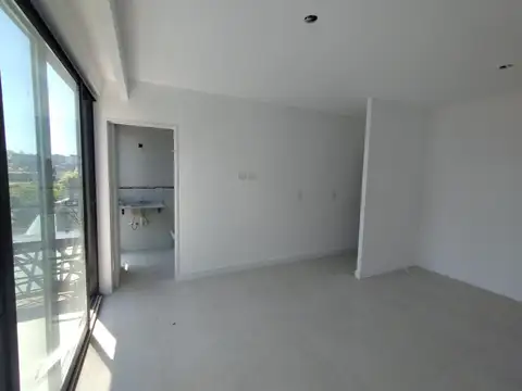 DEPARTAMENTO AMPLIO EN DUPLEX CON TERRAZA PROPIA .5ºB