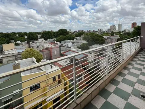 Liniers. Lisandro de La Torre 441. Depto 2 Amb. con Balcon