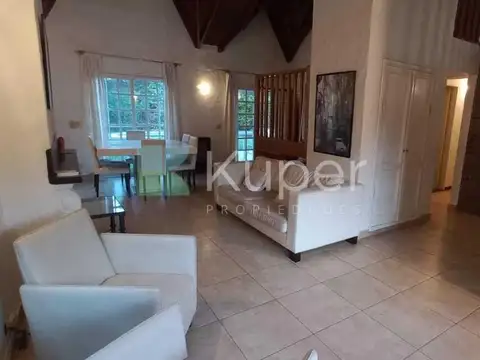 Casa en Alquiler de 4 dormitorios