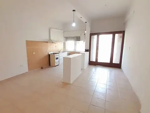 Olivos - OFICINA RECICLADA - 2 AMB AL FRENTE!