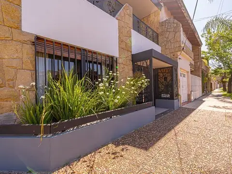 CASA VENTA 4 AMBIENTES RAMOS MEJIA TERRAZA COCHERA