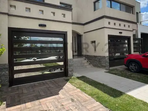 Casa en Venta de 5 dormitorios
