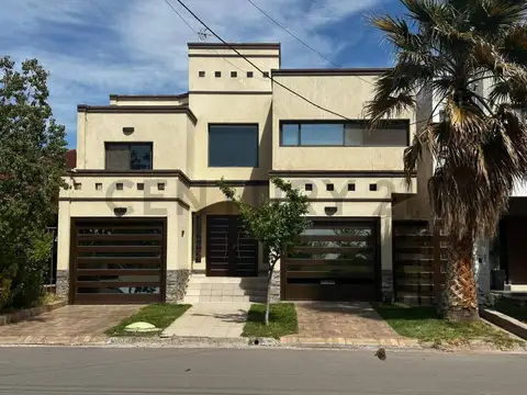 CASA EN VENTA – BARRIO PRIVADO LOS SOLARES DE RODEO DEL MEDIO - MAIPU -MENDOZA