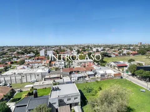 Venta Permuta Departamento 4 Ambientes Impecable Cochera