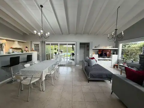 Casa en Venta con 1 cochera