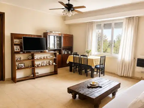 VENTA PH 4 AMB CON GALPON Y 2 LOCALES EN TAPIALES