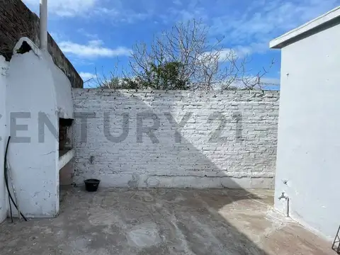 50 2100, Piso 0