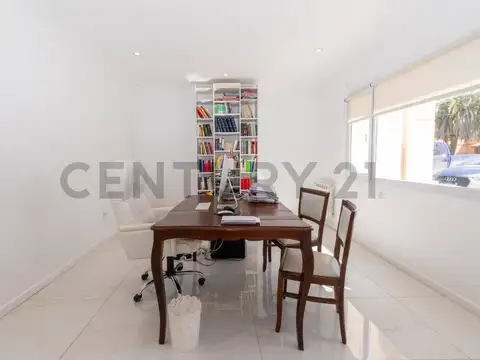 Casa 7 ambientes con 3 baños
