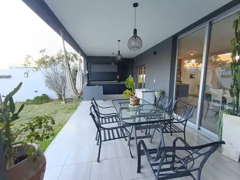 Casa en Venta al Oeste