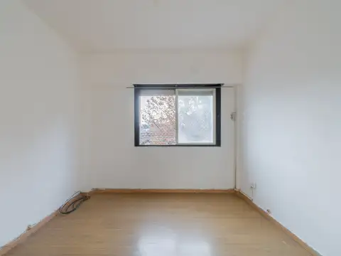 Departamento · En Venta · Luminoso · 4 Ambientes · A refaccionar · Monte Castro