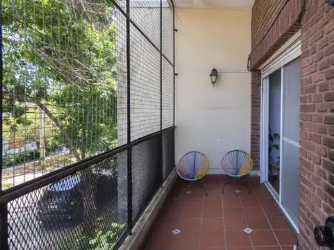 OPORTUNIDAD APTO CRÉDITO! Amplio 3 Amb con Cochera y Balcon