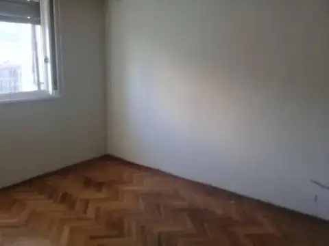 Pte Luis Sáenz Peña 1900, Piso 1