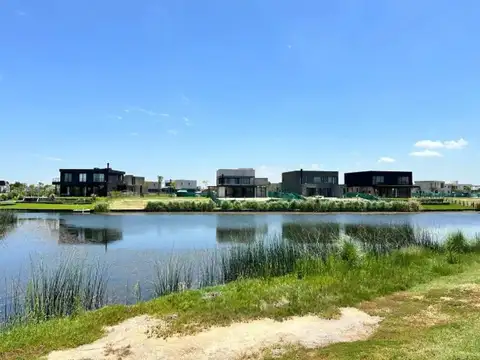 Terreno en venta Puertos Ceibos a la laguna