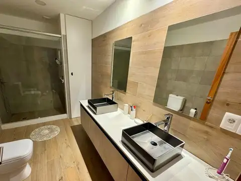 Depto Tipo Casa en Alquiler de 5 ambientes