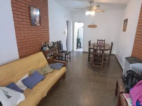 Lloyd Jones y Cutillo , Piso 0