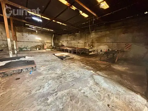 DOBLE FRENTE! 650M2 - DEPOSITO EN EXCELENTE UBICACION CON ENTRADA PARA CAMIONES