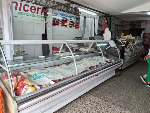 Venta local y departamentos 3 ambientes P. Mogotes