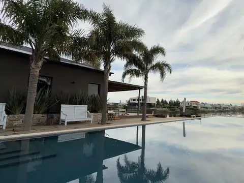 Terreno en Venta 27  mts Fondo