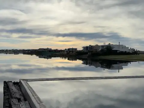 Venta lote vista al lago El Naudir Delta Escobar