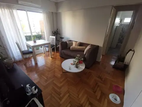 Depto 2 ambientes frente balcon excelente estado