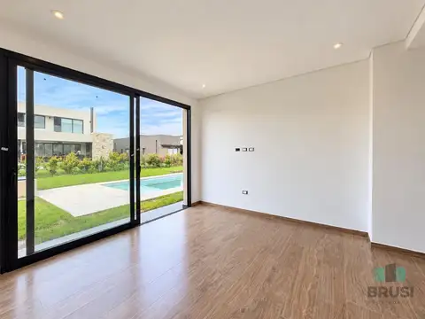 Casa en Venta en Canning Chico, USD 310.000