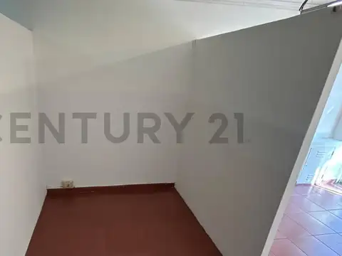 Elpidio González 4900, Piso 0