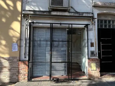 LOCAL EN ALQUILER. SIN EXPENSAS. EN EL MEJOR PUNTO COMERCIAL DE MONTE CASTRO