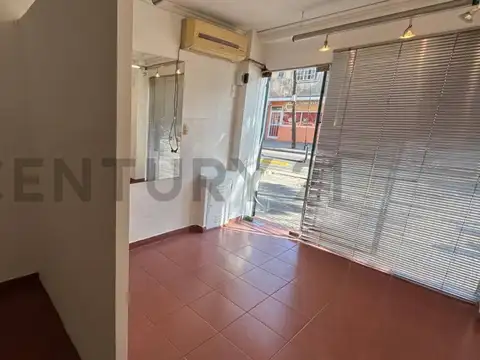 Local en Alquiler en Monte Castro, $ 600.000
