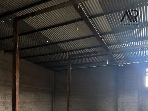 Casa en venta c/ cochera en Brazo Oriental