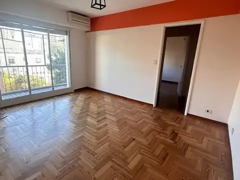 Ladislao Martinez 200, Piso 3