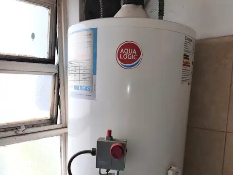 DEPARTAMENTO 2 AMBIENTES CON VISTA AL CONTRAFRENTE. AV. MITRE 1403 PISO 13 D AVELLANEDA. NO ABONA DEPOSITO.