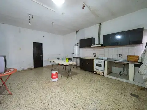 VENTA CASA A REFACCIONAR EN BARRIO SARMIENTO