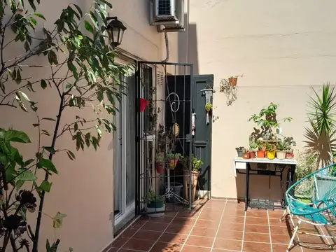 VILLA LUZURIAGA- PH DE 3 AMB IMPECABLES AL FRENTE EN P. BAJA CON PATIO- APTO CREDITO  