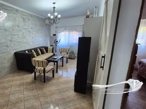 Casa 3 ambientes con 2 baños