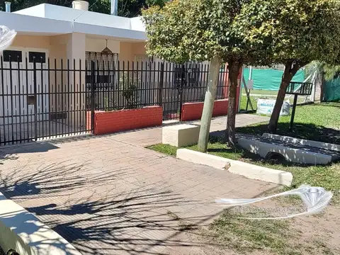 CASA 3 AMBIENTES CON PILETA RECICLADA 100%