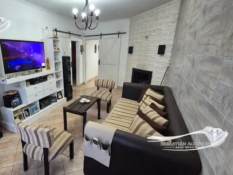 Casa en Venta con 3 cocheras
