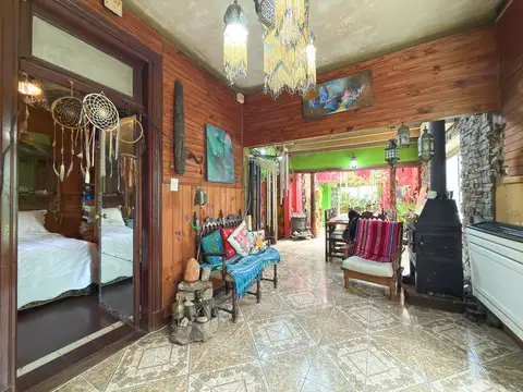 Casa en Venta con 2 cocheras