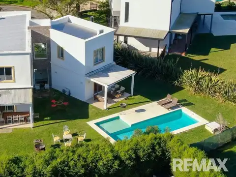 VENTA CASA 5 AMB EL CANTON PUERTO AMOBLADA PILETA