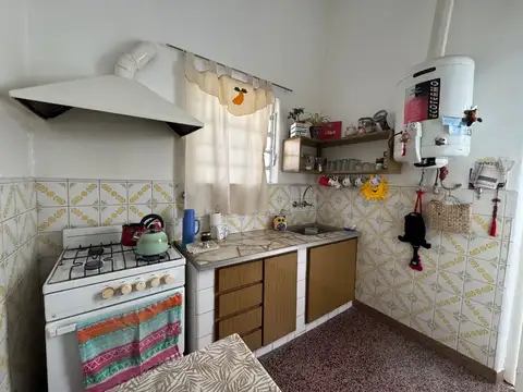 Casa 5 ambientes con 2 baños