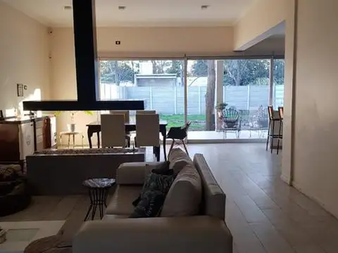 Casa en Venta en Garin, USD 165.000