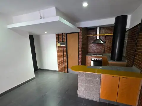 Departamento en Alquiler en Parque Chacabuco, $ 700.000