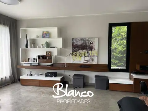 Casa 5 ambientes con 3 baños