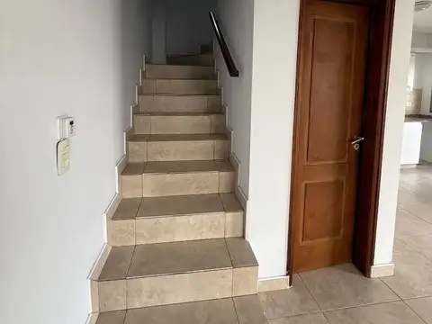Departamento en Alquiler con 1 cocheras