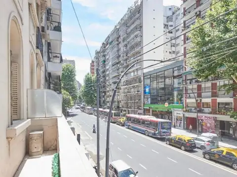 Venta. Departamento 4 ambientes. Av. Santa Fe 2600.